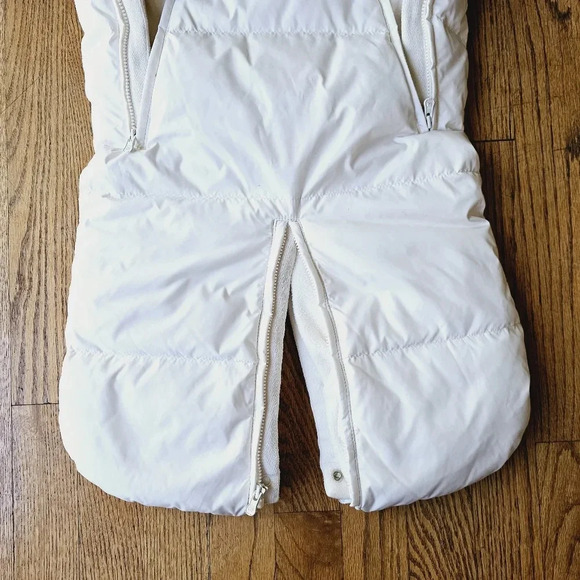 Like new GAP gender neutral puffer bunting/snowsuit baby boy girl size 3-6M - Picture 5 of 5